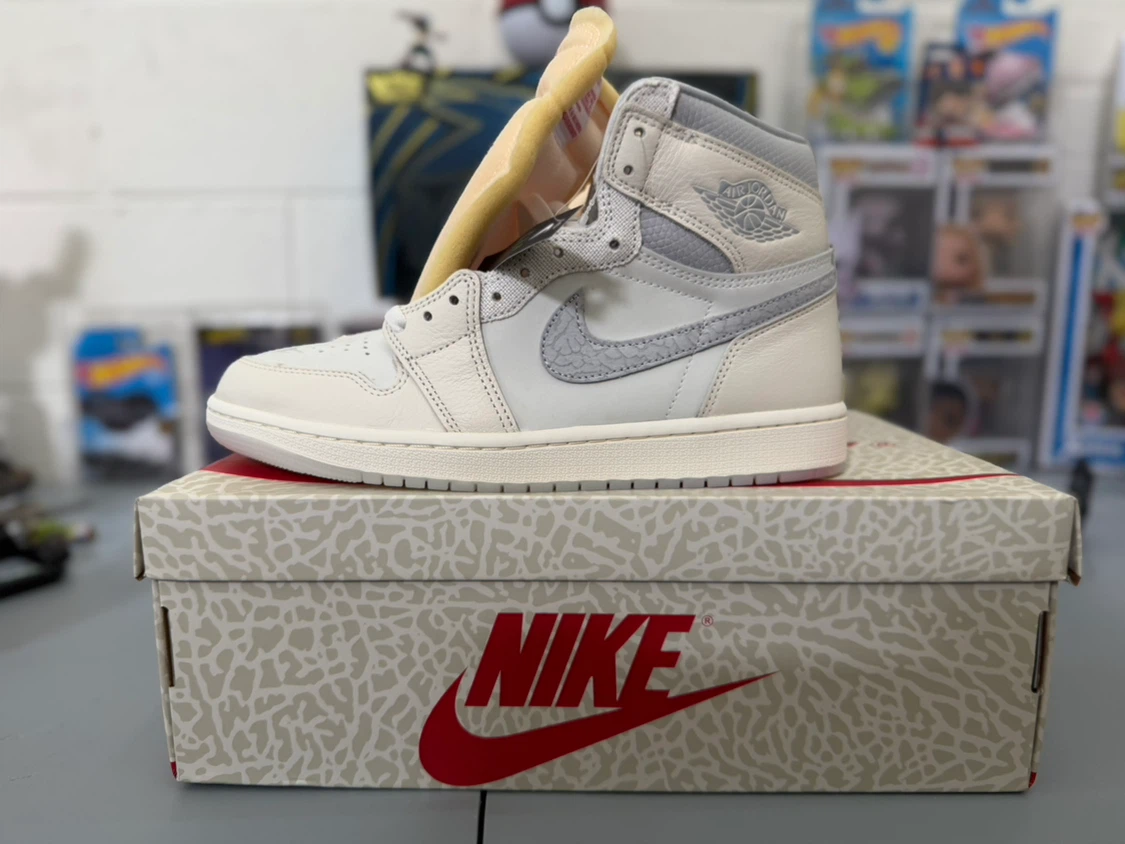 Nike Air Jordan 1 Retro High OG "Sail" Size 9 - photo 4