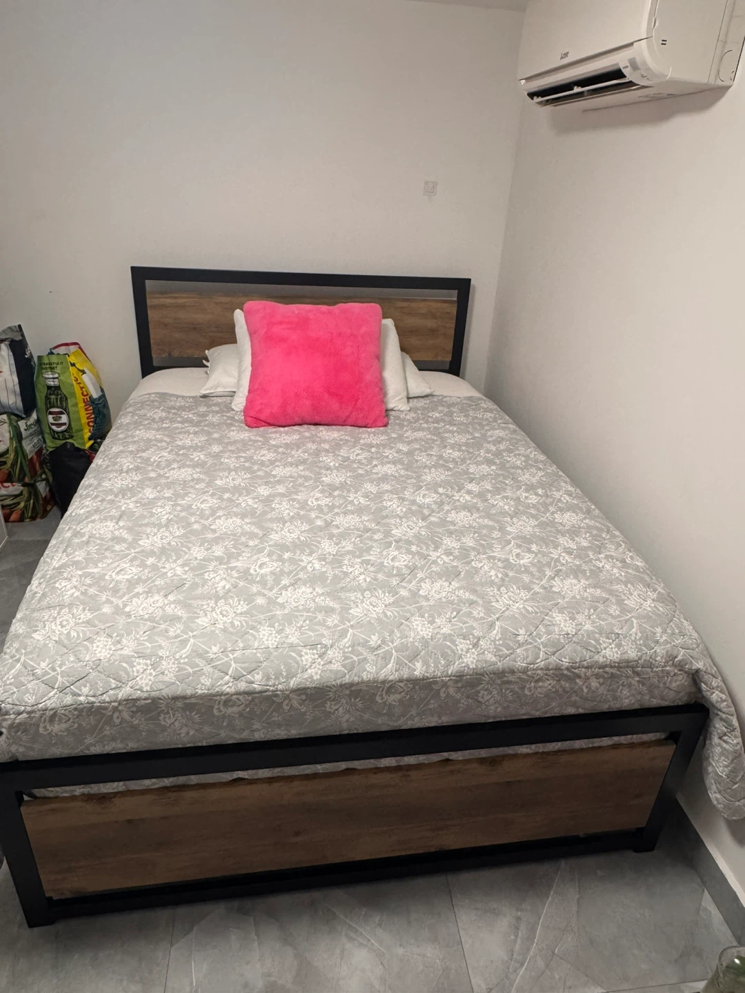 Bed, mattress and tv all for 250