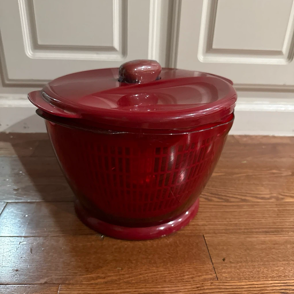 Red Salad Spinner