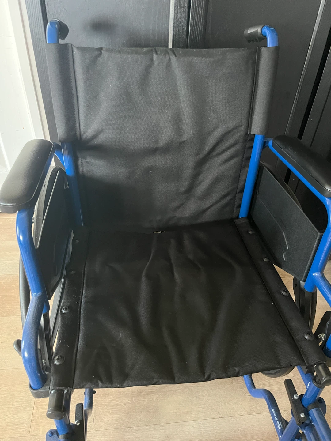 Drive Medical Blue Streak 18” Wheelchair – Like New