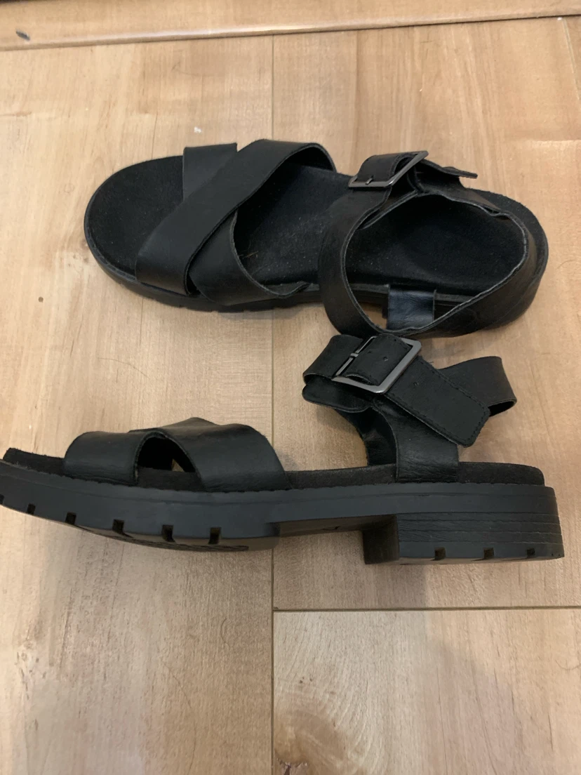 Clarks Black Leather Platform Sandals - photo 2