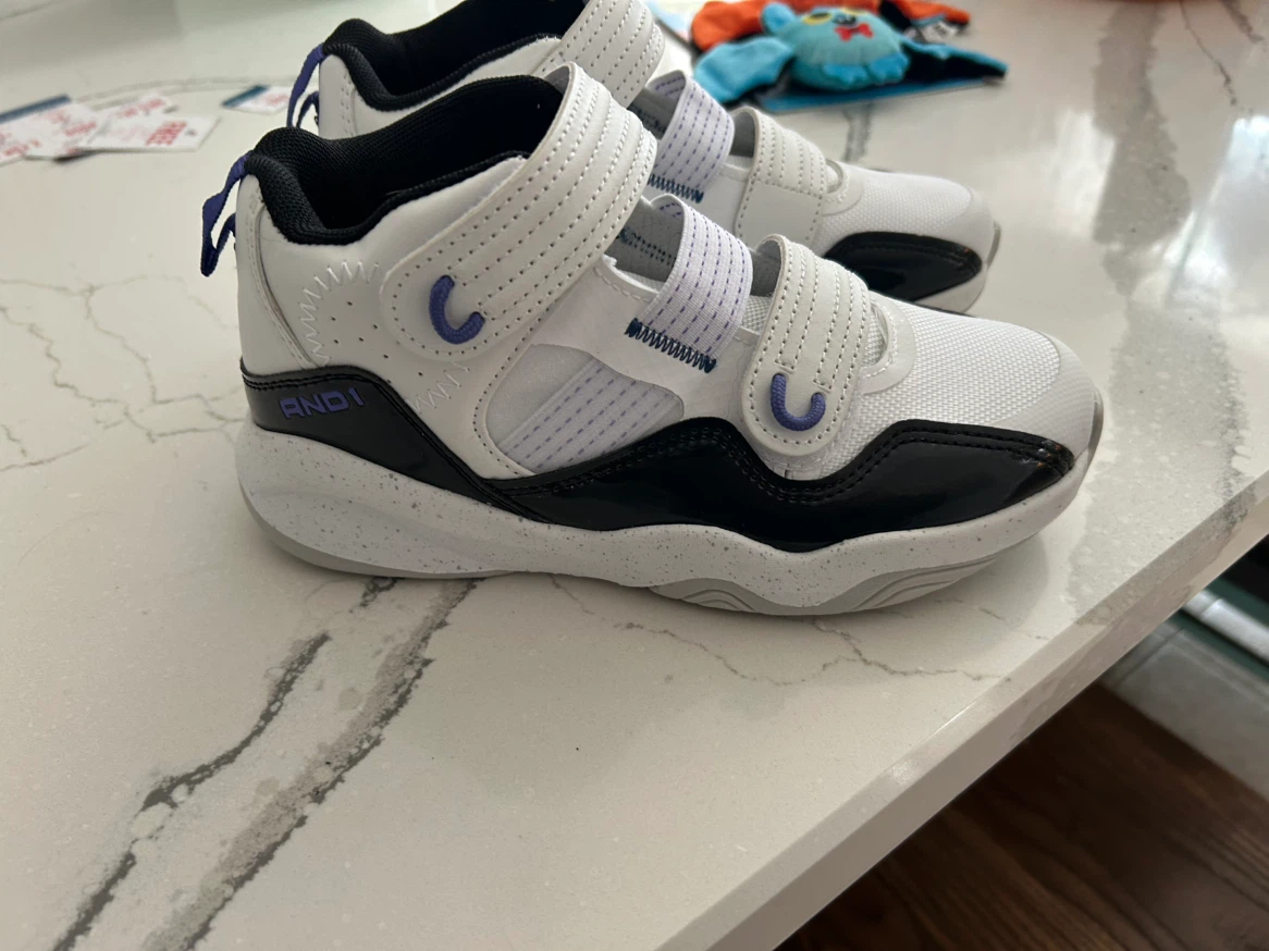 Size 3   CAND1 Kids' White Basketball Shoes