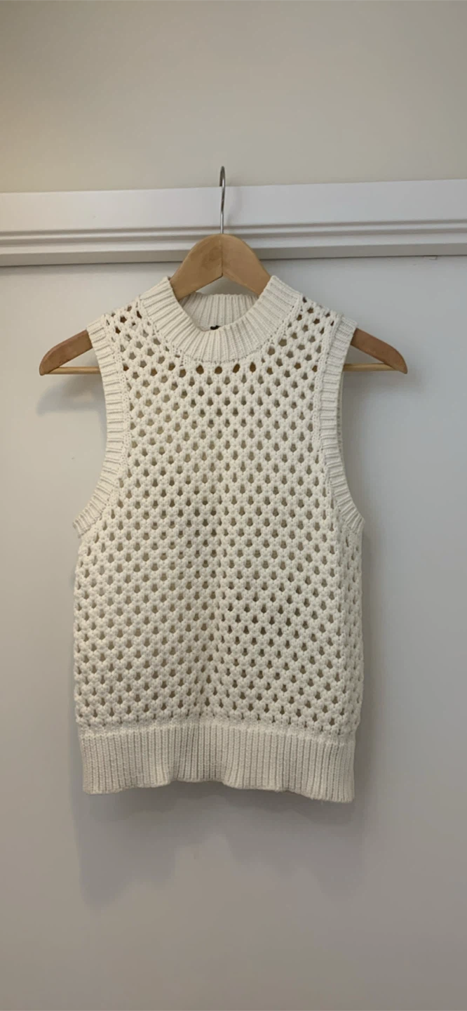 Theory Sweater Vest - Cream - Size P
