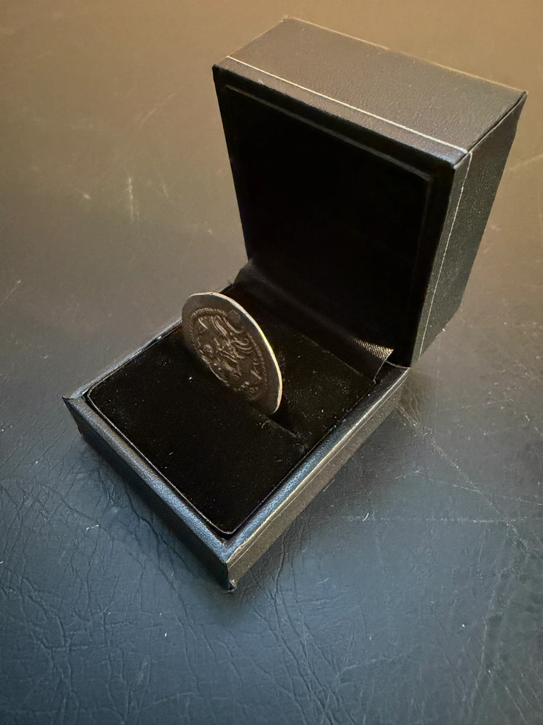 Vintage Coin with Display Box - photo 3