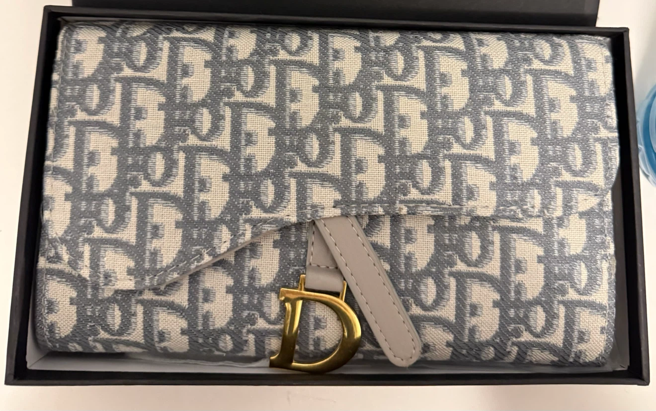 Crossbody wallet