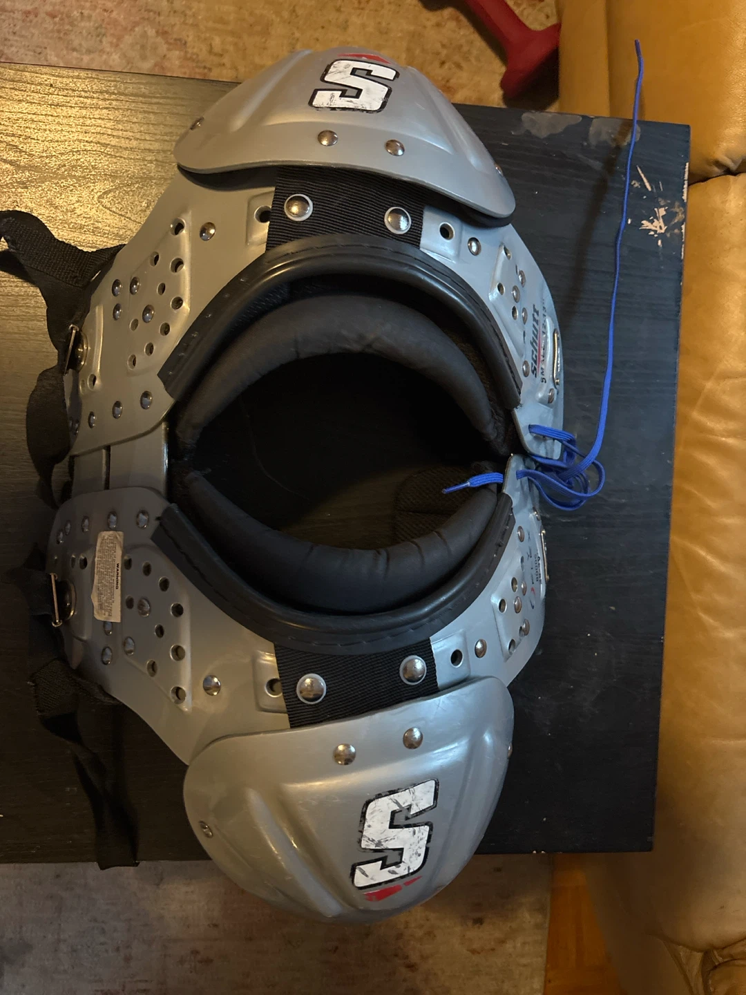 Schutt Youth Football Shoulder Pads - photo 2