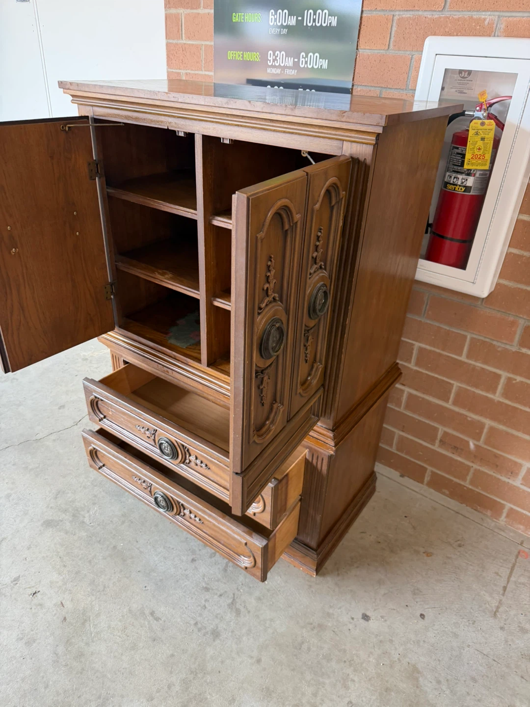 Vintage Wooden Armoire Wardrobe Dresser - photo 3