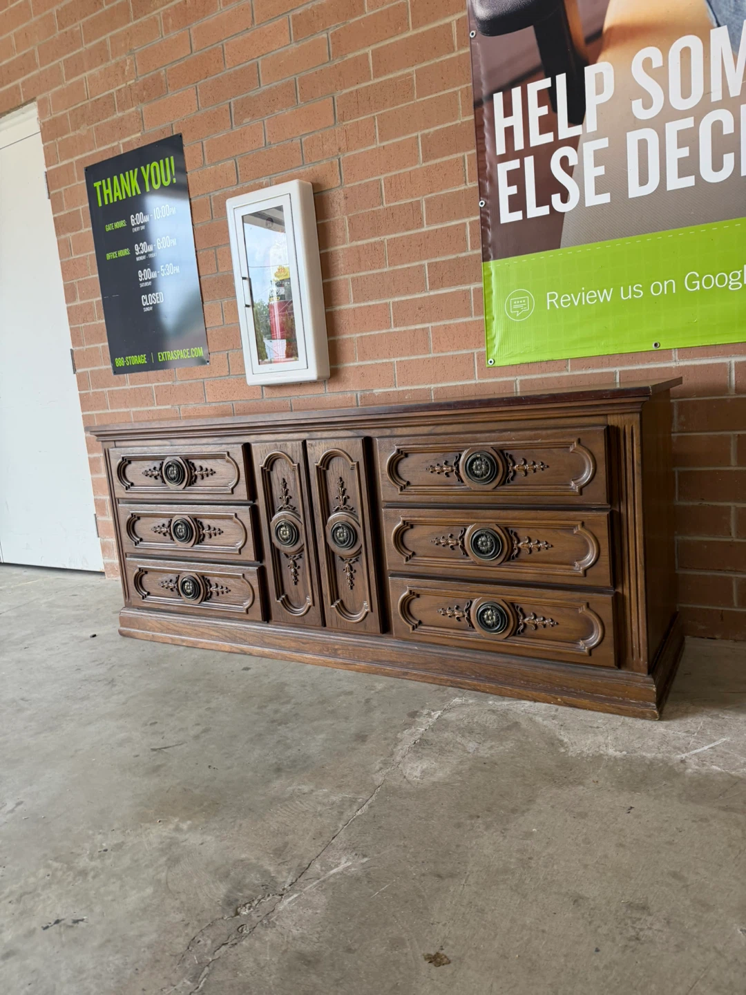 Vintage Wooden Dresser with 9 Drawers - photo 3