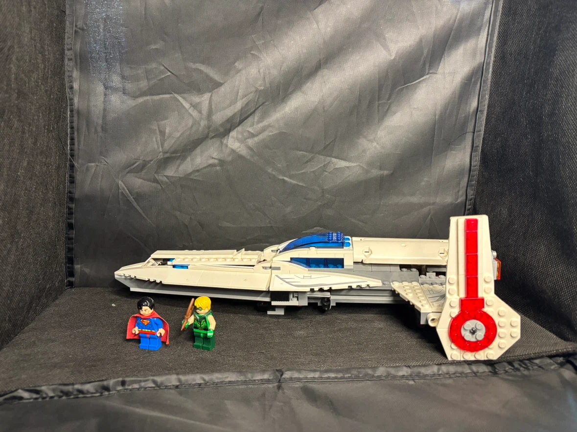 LEGO Darkseid Invasion 76028 - 75% comp - photo 2