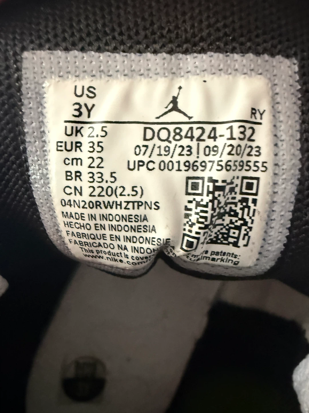 Nike Air Jordan 1 Mid SE Shoes - photo 4