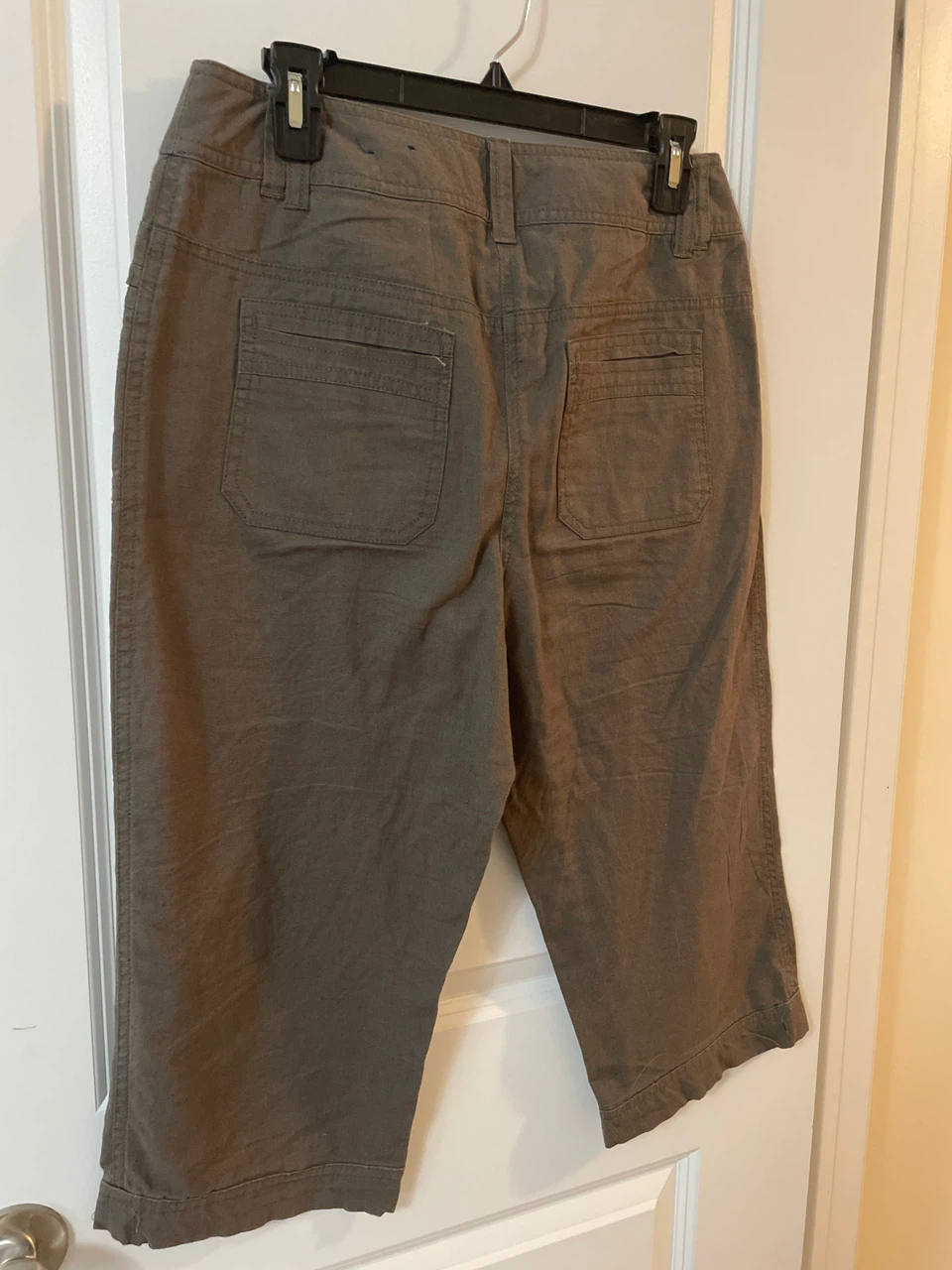 Reitmans Capris Size 9 like new - photo 3