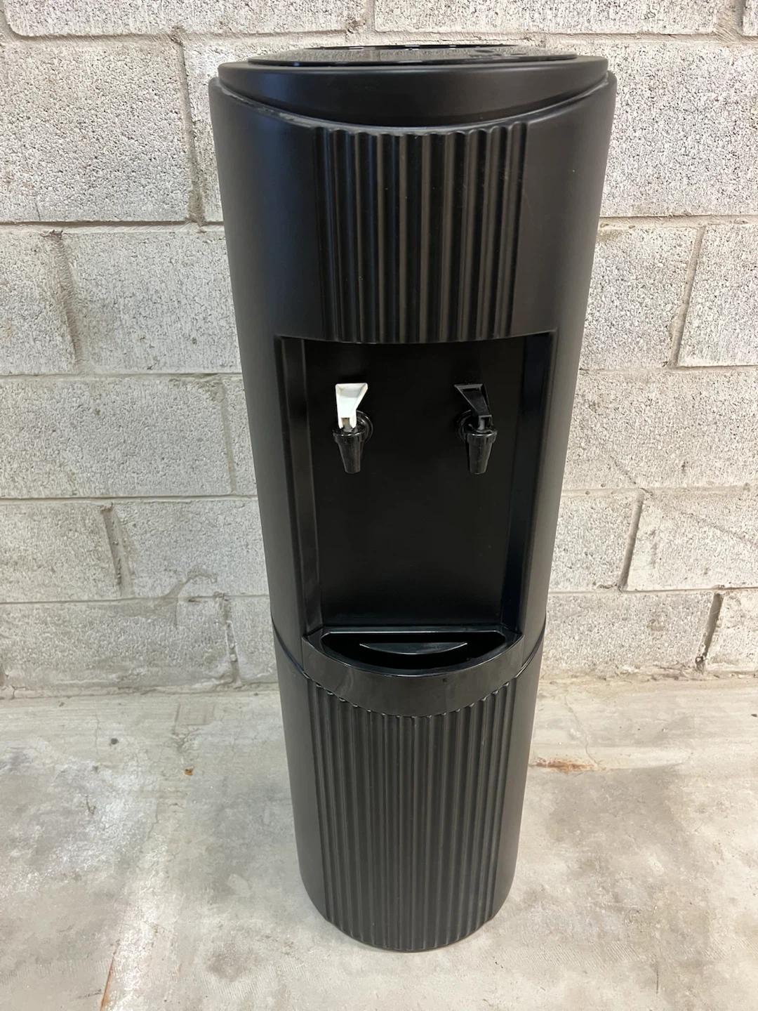 Water cooler