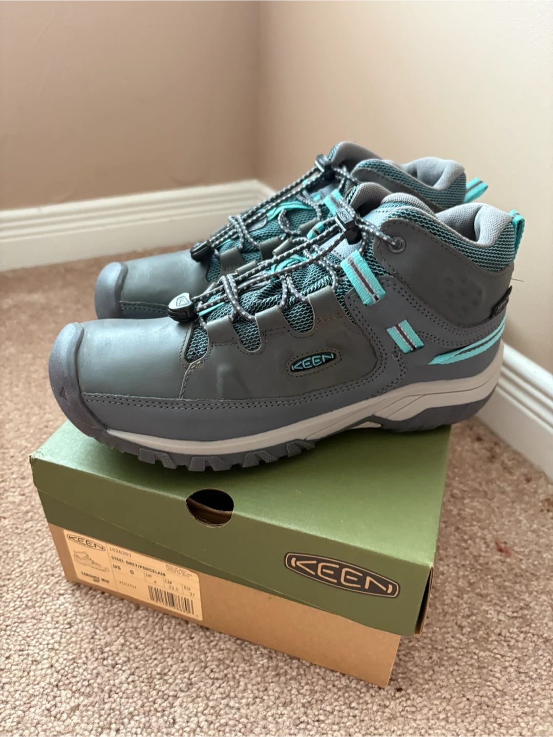 NEW, Keen Kids Targhee Waterproof Hiker boots, size 5 (youth). - photo 2