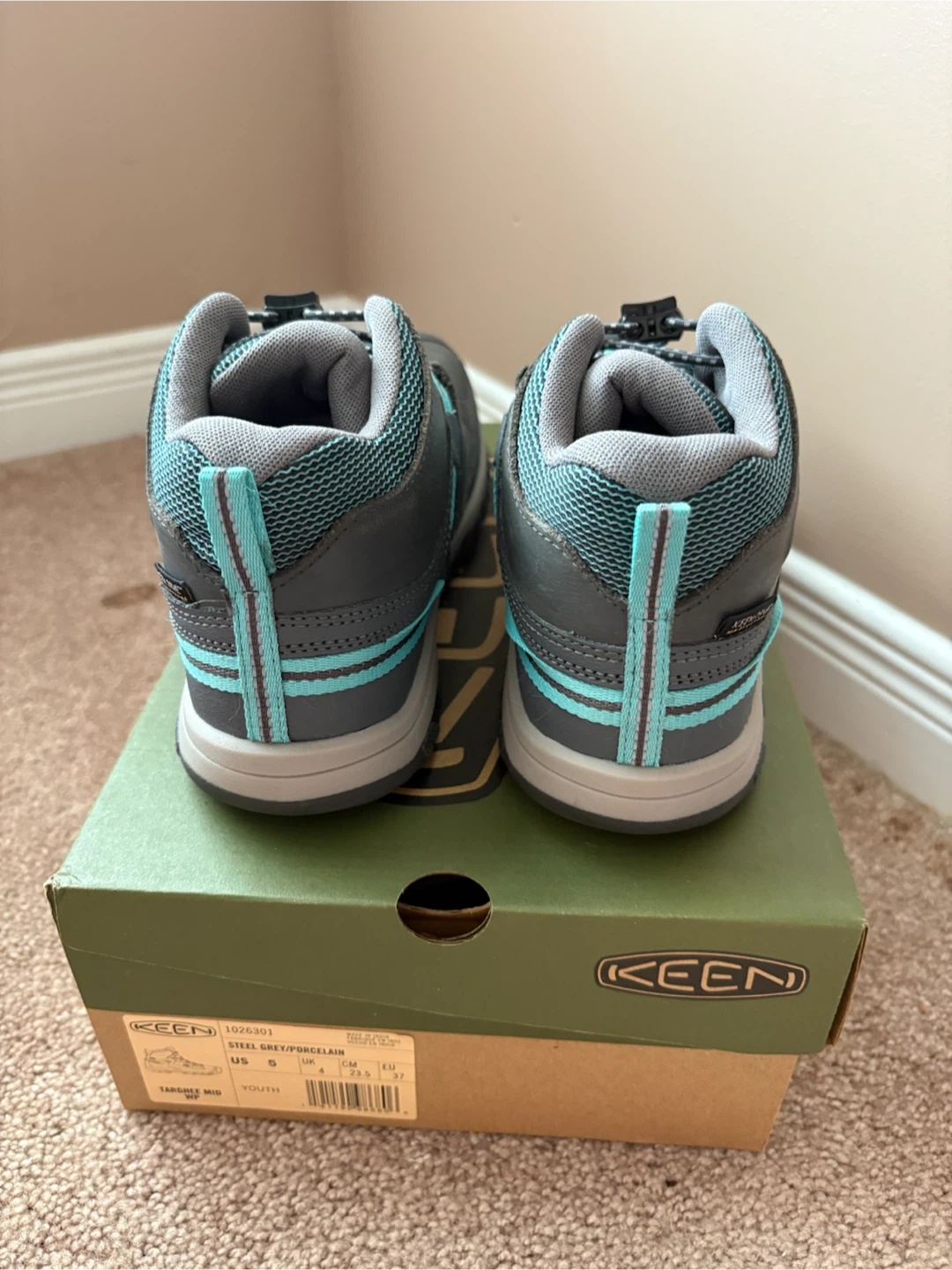 NEW, Keen Kids Targhee Waterproof Hiker boots, size 5 (youth). - photo 3
