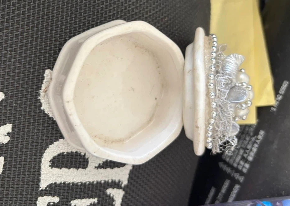 Vintage Hexagonal Ceramic Trinket Box - Faux Pearl & Silver - photo 2