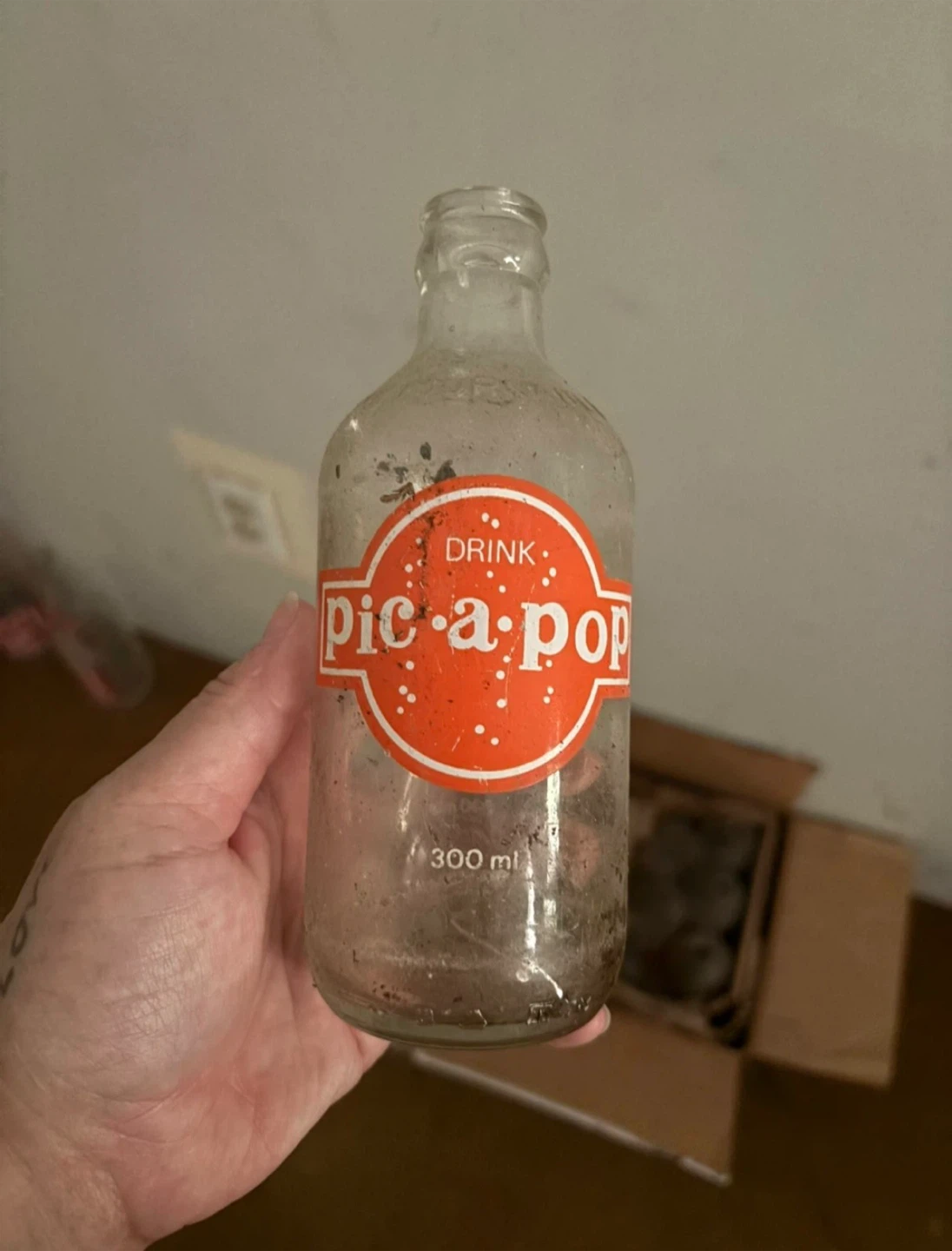 Vintage 1970s glass pic-a-pop and The Pop Shoppe bottles - photo 2