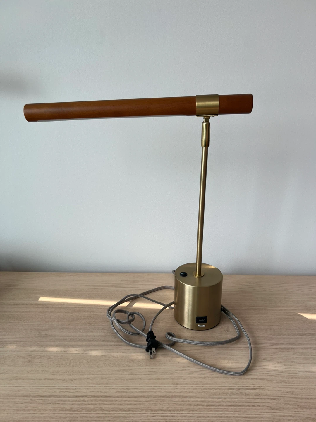 Modern Bludot Desk Lamp with Wood Accent