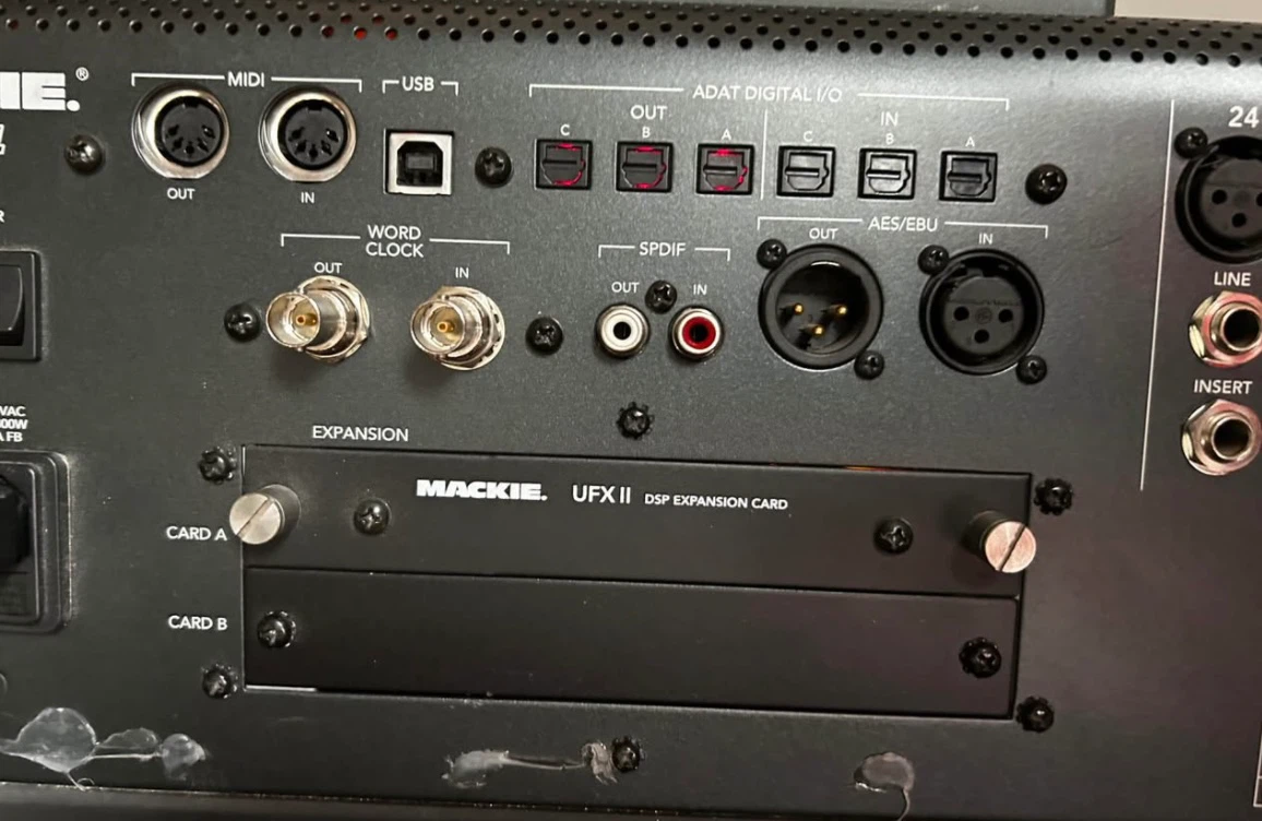 Mackie 1124 Analog Digital Console - photo 5