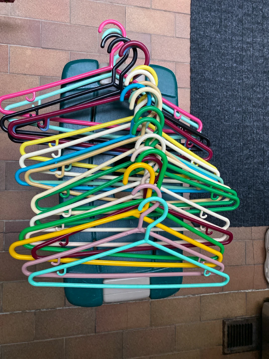Plastic Hangers - Set of 20