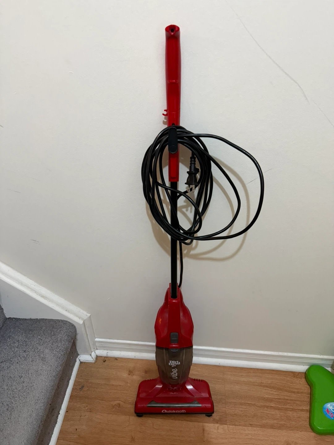 Dirt Devil Vibe Quickpath Vacuum