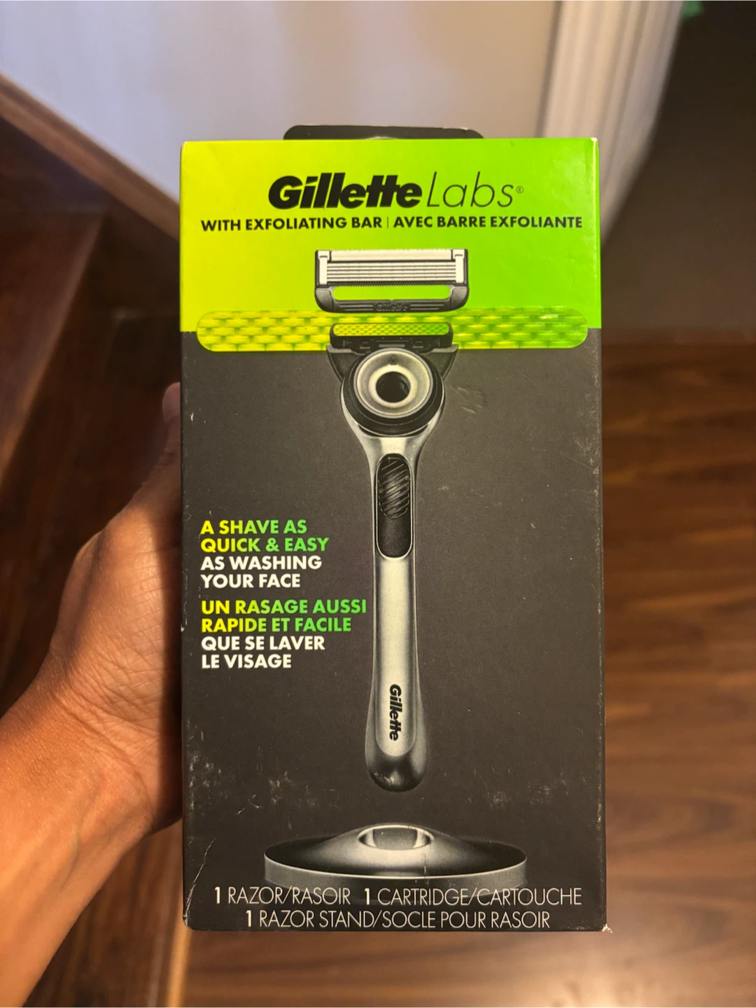 Gillette Labs Exfoliating Bar Razor with Razor Stand