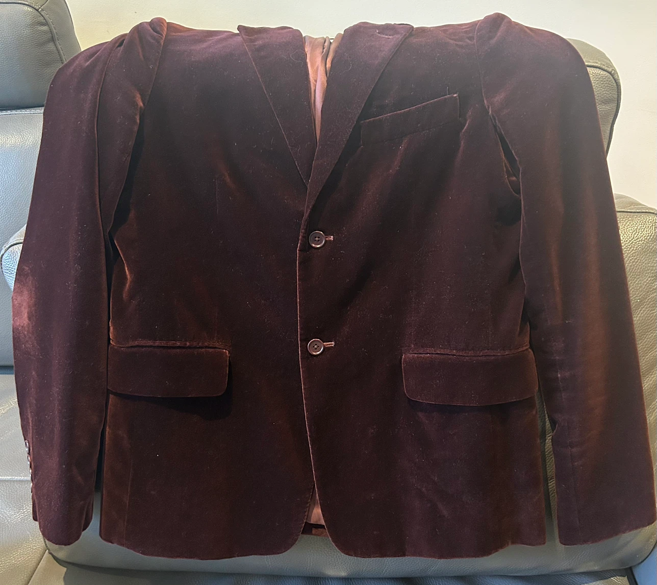 Men's Burgundy Velvet Blazer, Size 38 - photo 3