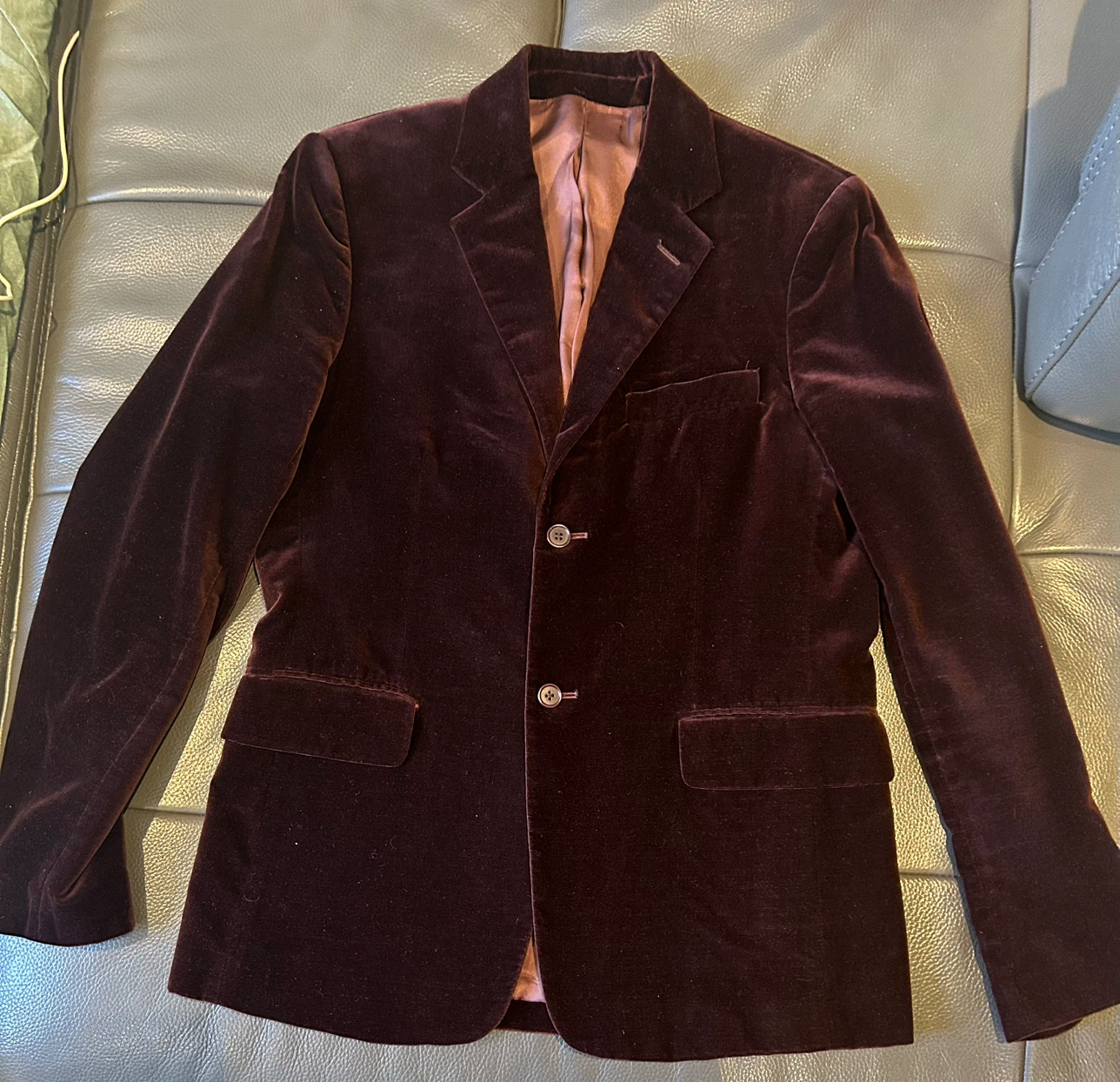Men's Burgundy Velvet Blazer, Size 38 - photo 5