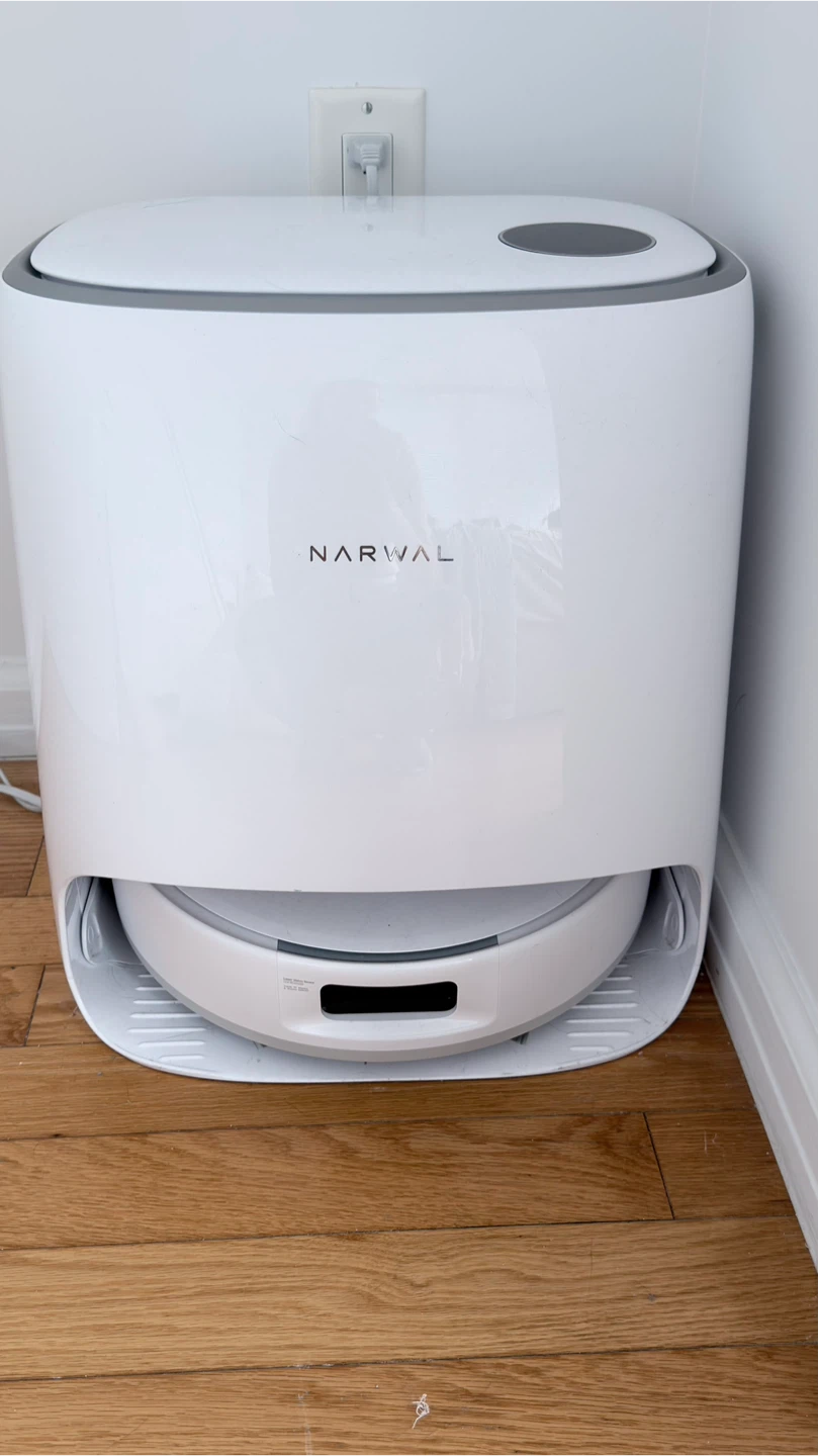 Narwal Freo X Ultra Robot Vacuum & Mop Combo