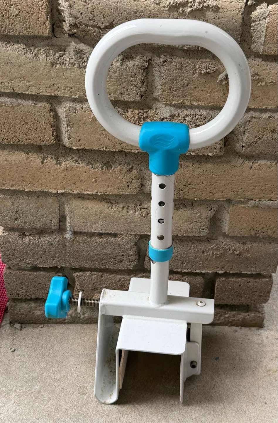 Adjustable Grab Bar for Tub or Shower