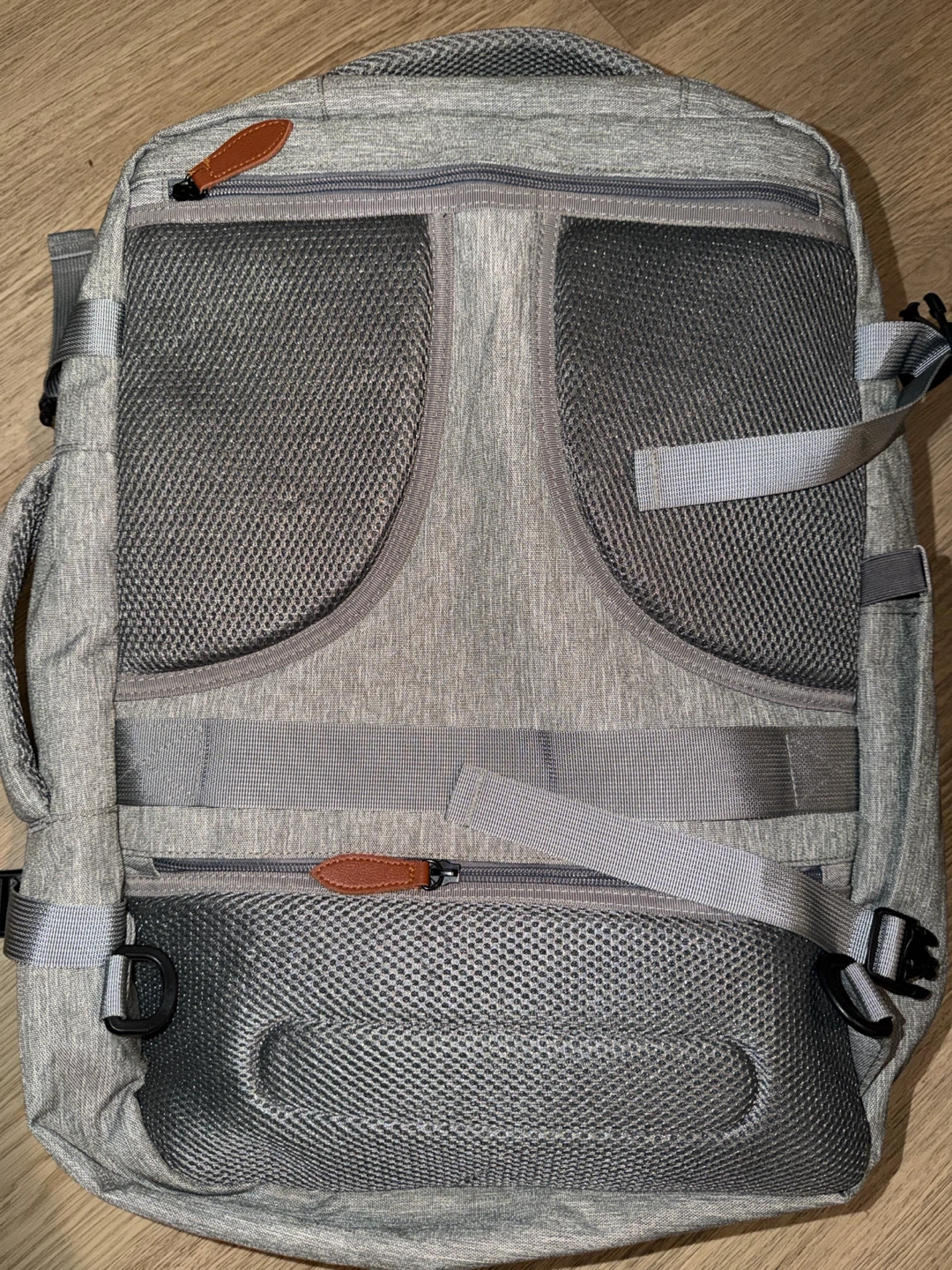 BAGSURE Grey Backpack with USB Charging Port - photo 3