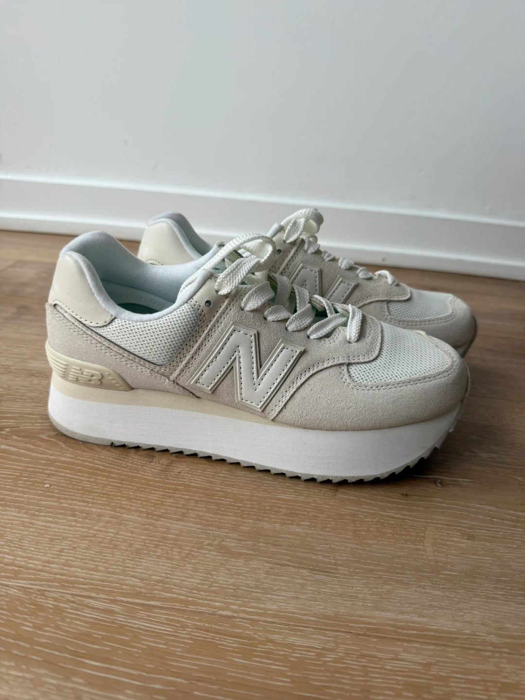 New Balance Platform Sneakers - worn 2 times, size 9 - photo 2