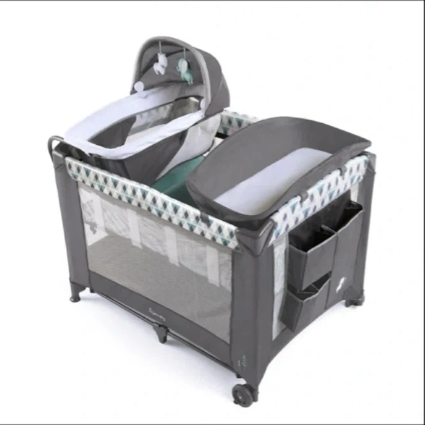 Graco Pack 'n Play with Newborn Bassinet and Changing Station