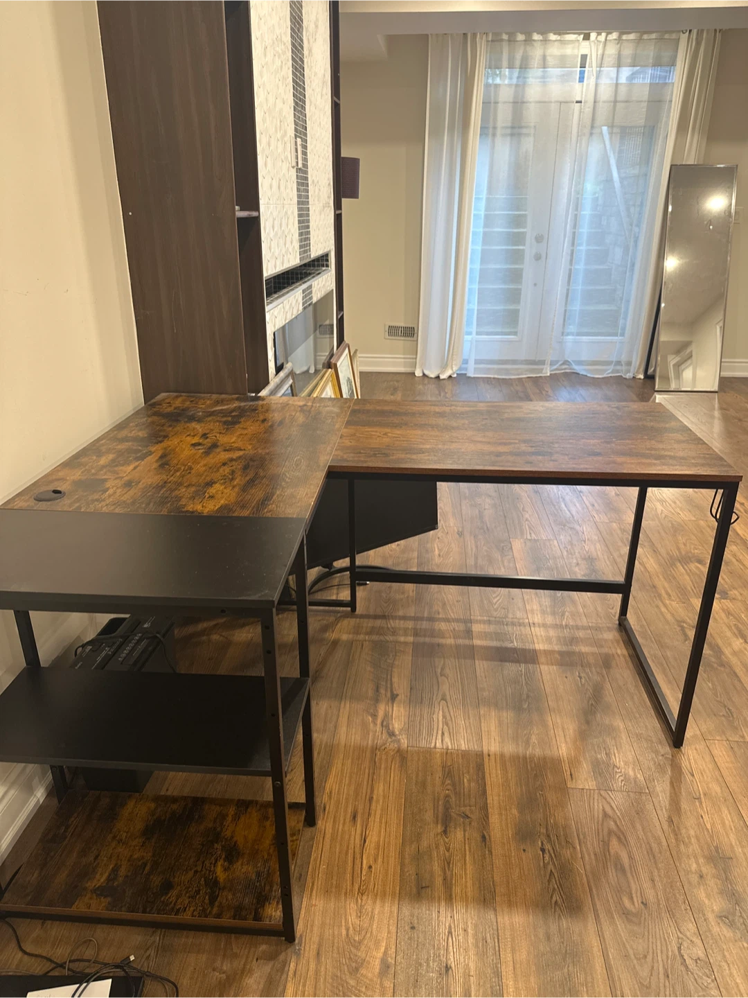 L Shaped desk - photo 2