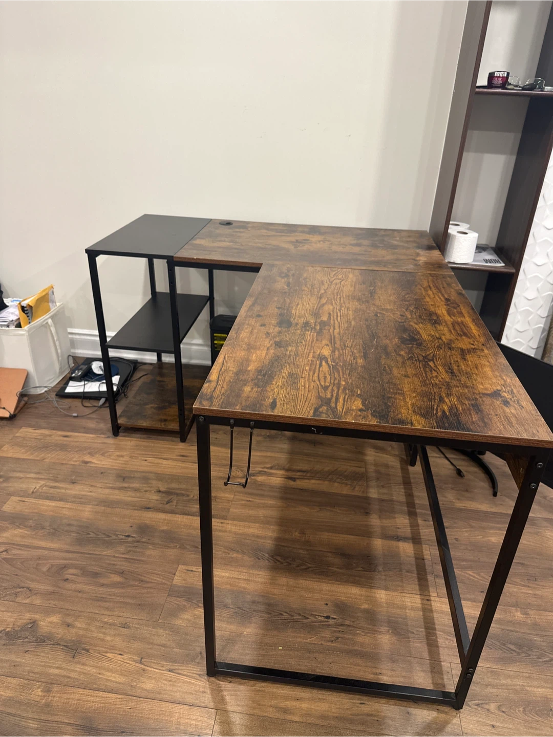 L Shaped desk - photo 3