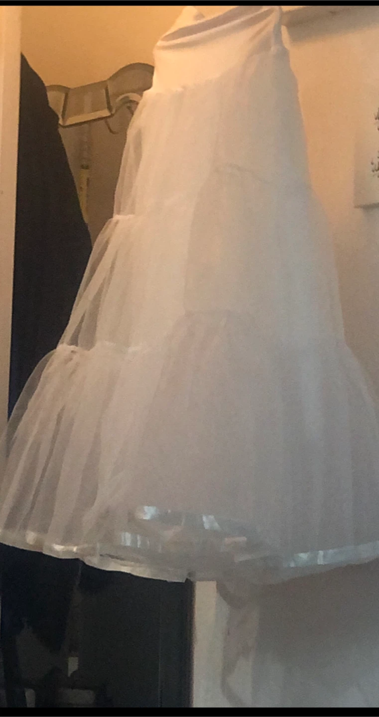 White Petticoat Slip brand new - photo 2