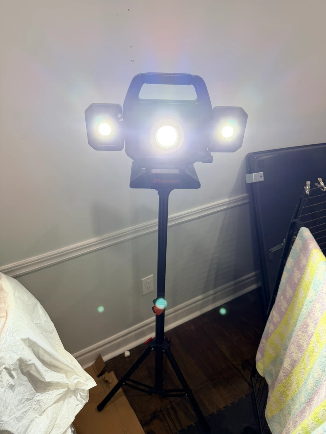 Work Light with Tripod - photo 4