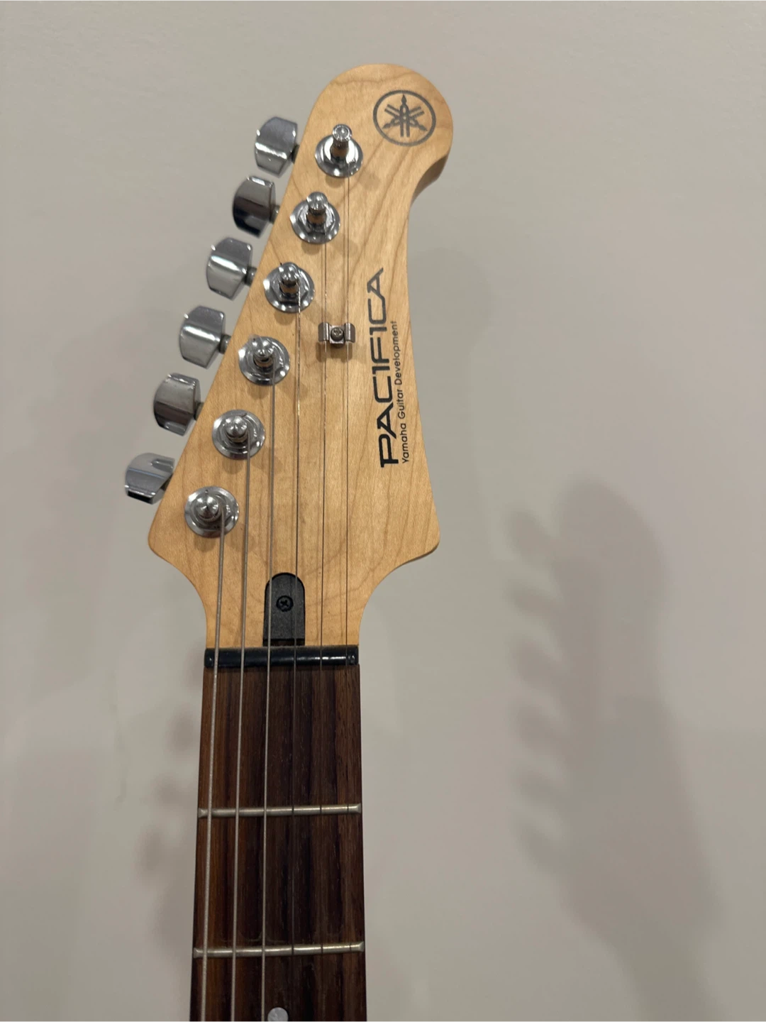 Electric guitar - photo 2