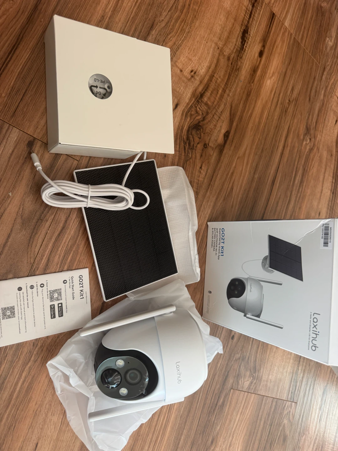 Laxihub G02T Kit Security Camera with Solar Panel
