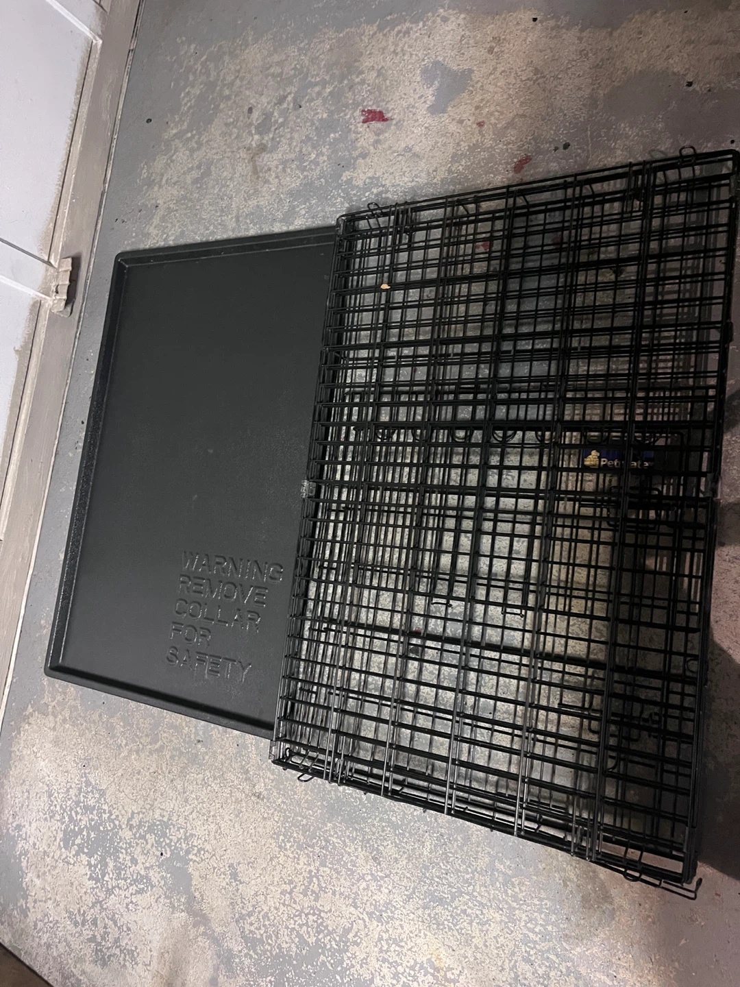 Dog crate