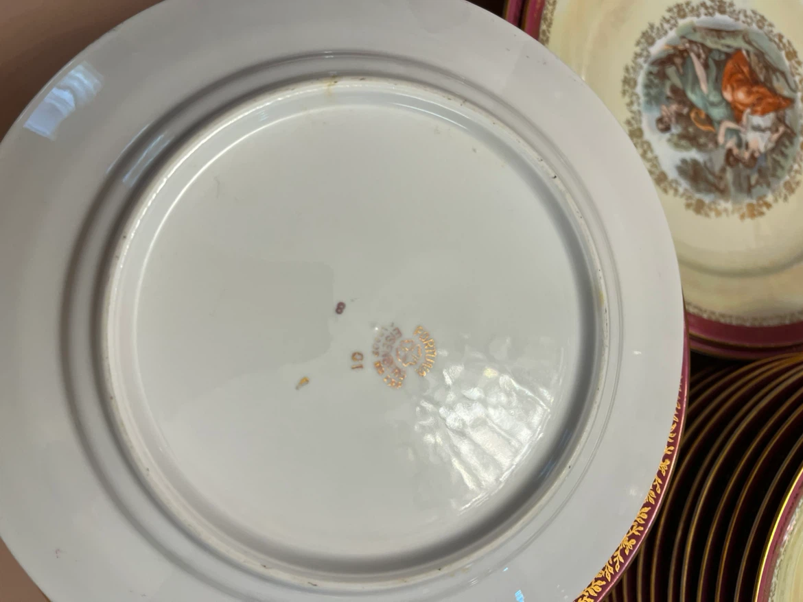80 pc porcelain set - photo 5