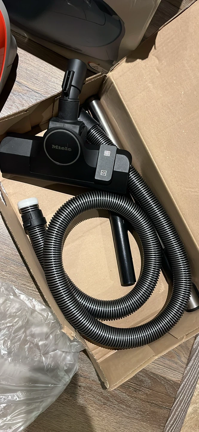 Miele Guard M1 Red Vacuum Cleaner - photo 2