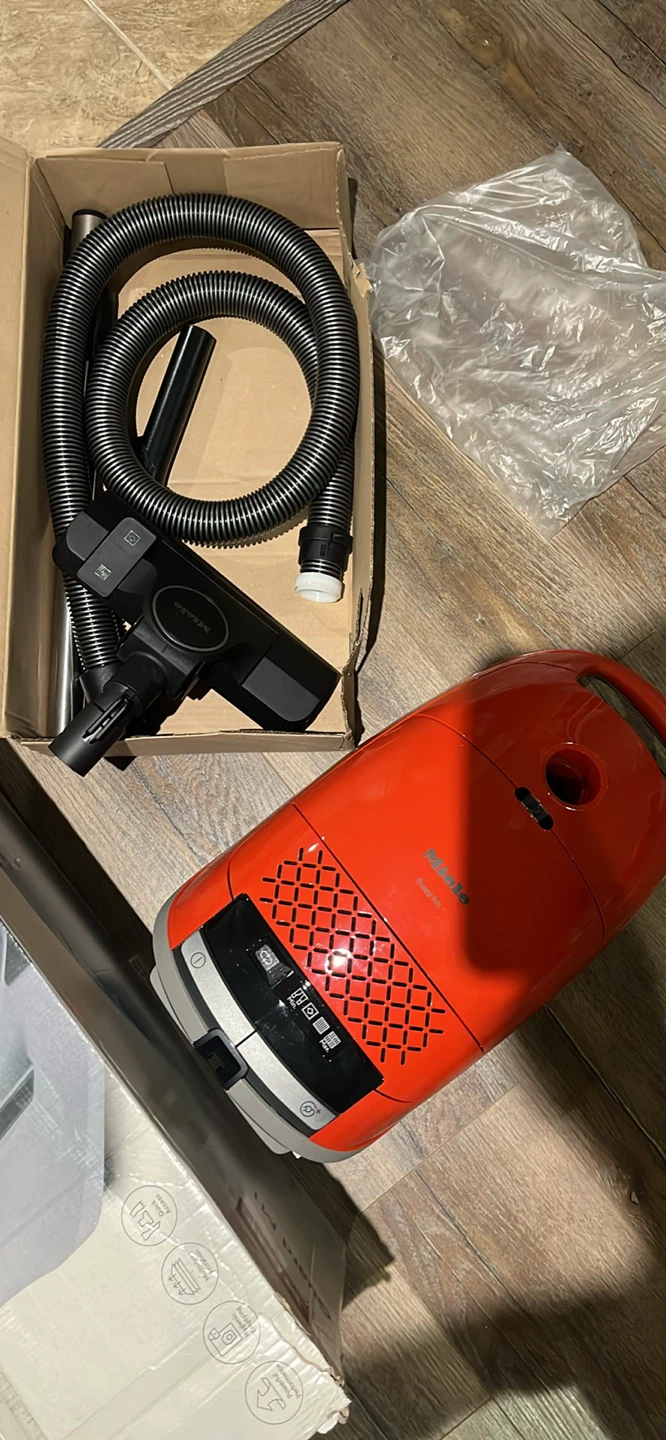 Miele Guard M1 Red Vacuum Cleaner - photo 3