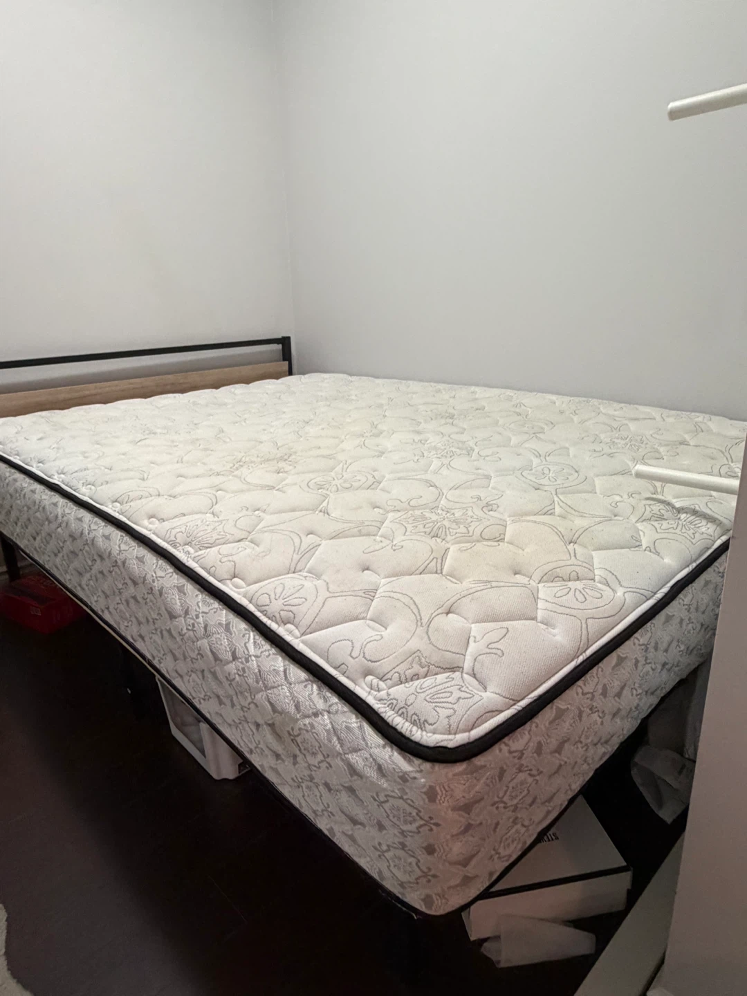 Queen Mattress - SALE MOVING OUT!!