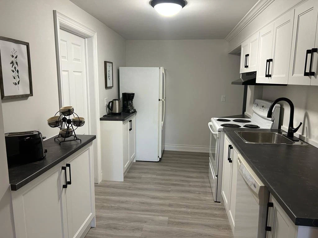 2 bedroom 1 bath basement - photo 4