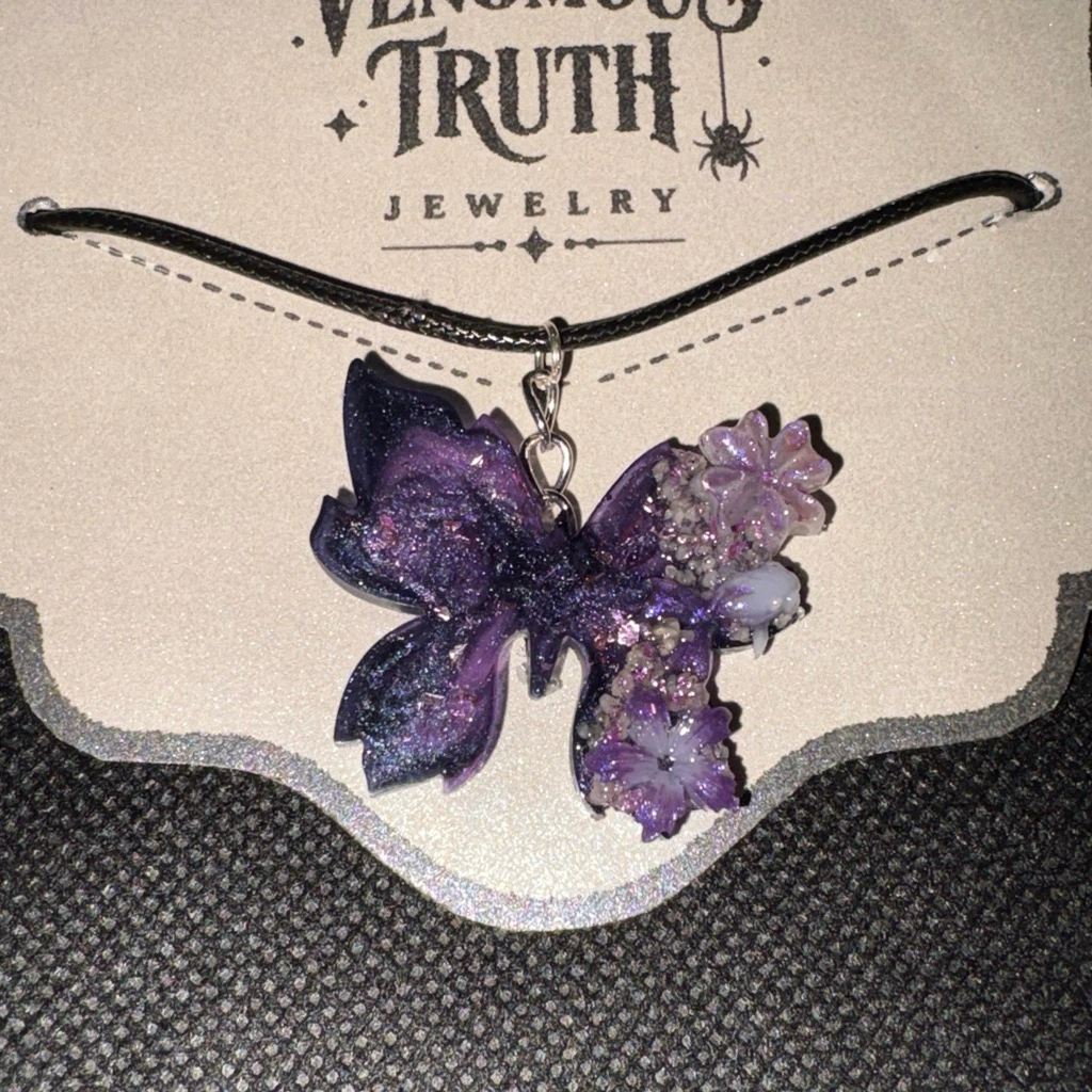 Butterfly Choker