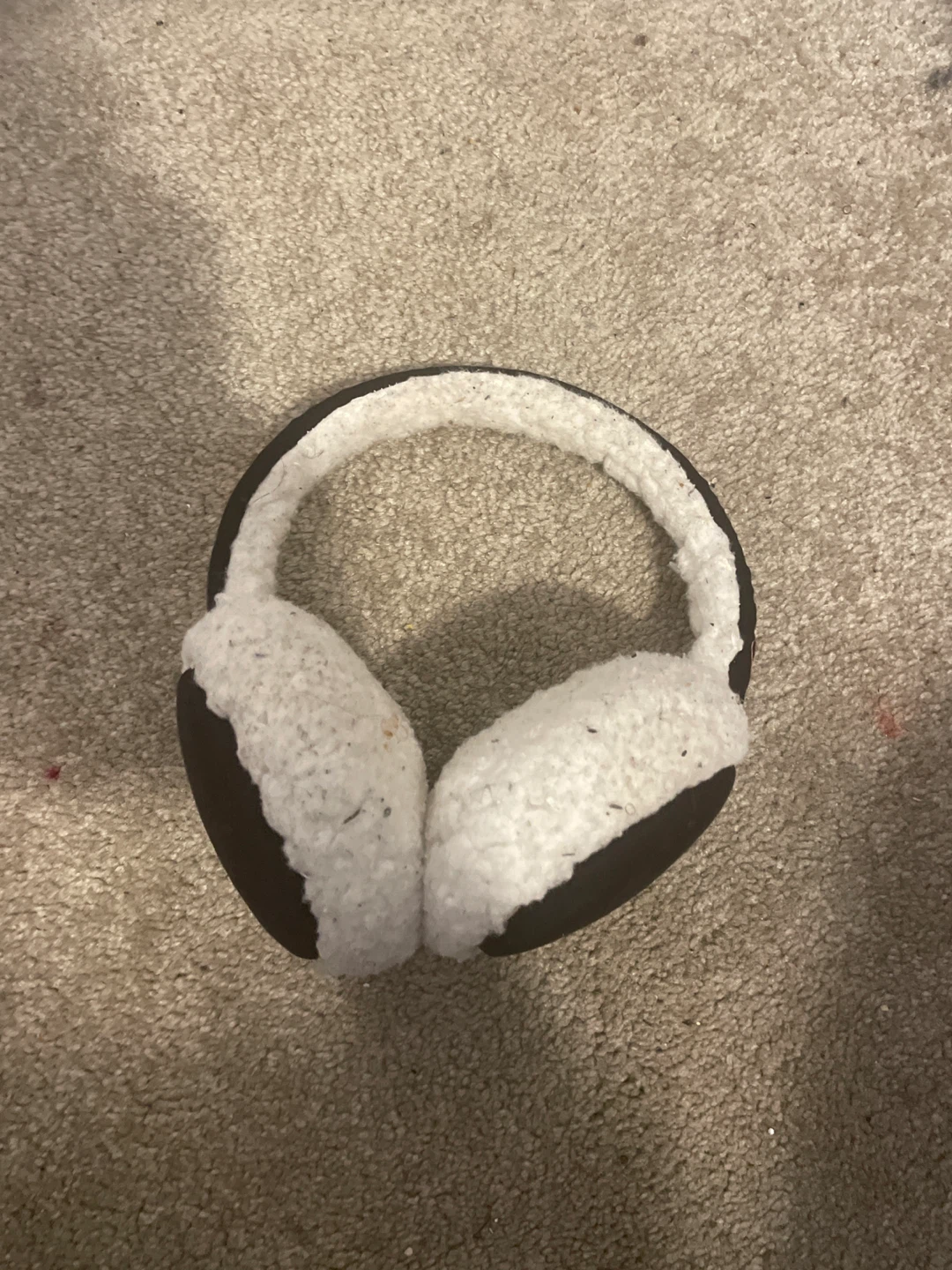 Winter hats and muffs , 5$ each - photo 3