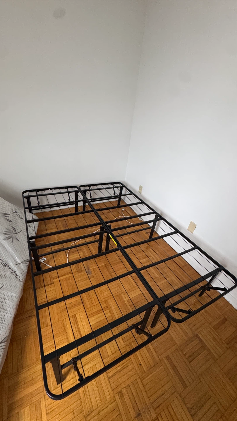Queen Size Metal Bed Frame & Mattress - photo 2