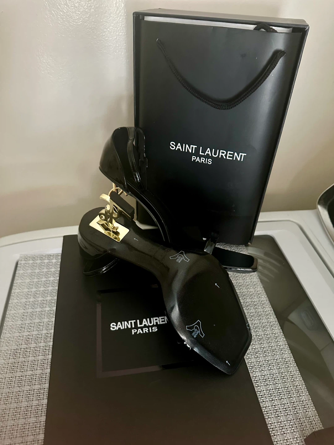 Saint Laurent Black Patent Heels with YSL Heel - photo 2