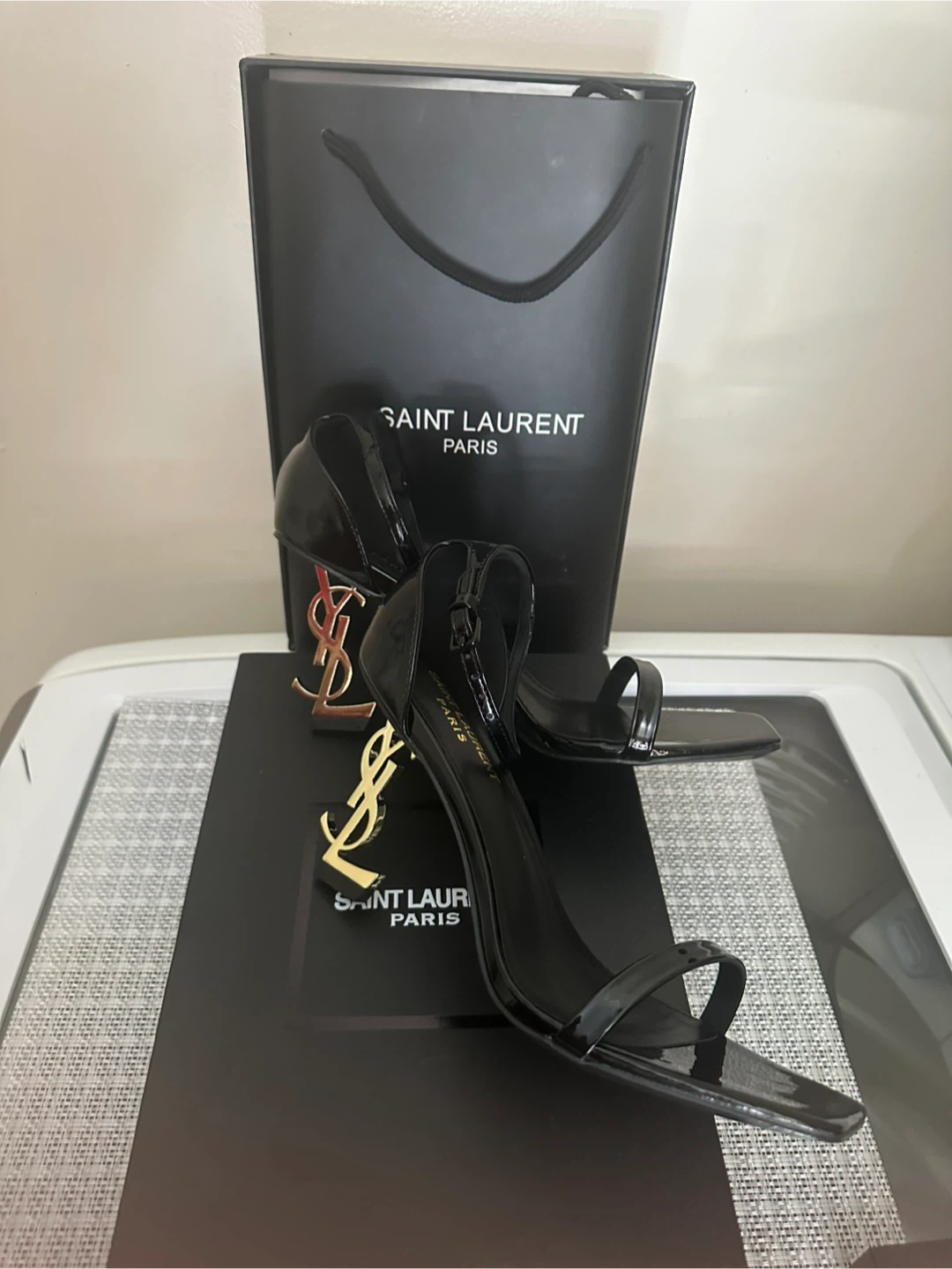 Saint Laurent Black Patent Heels with YSL Heel - photo 3
