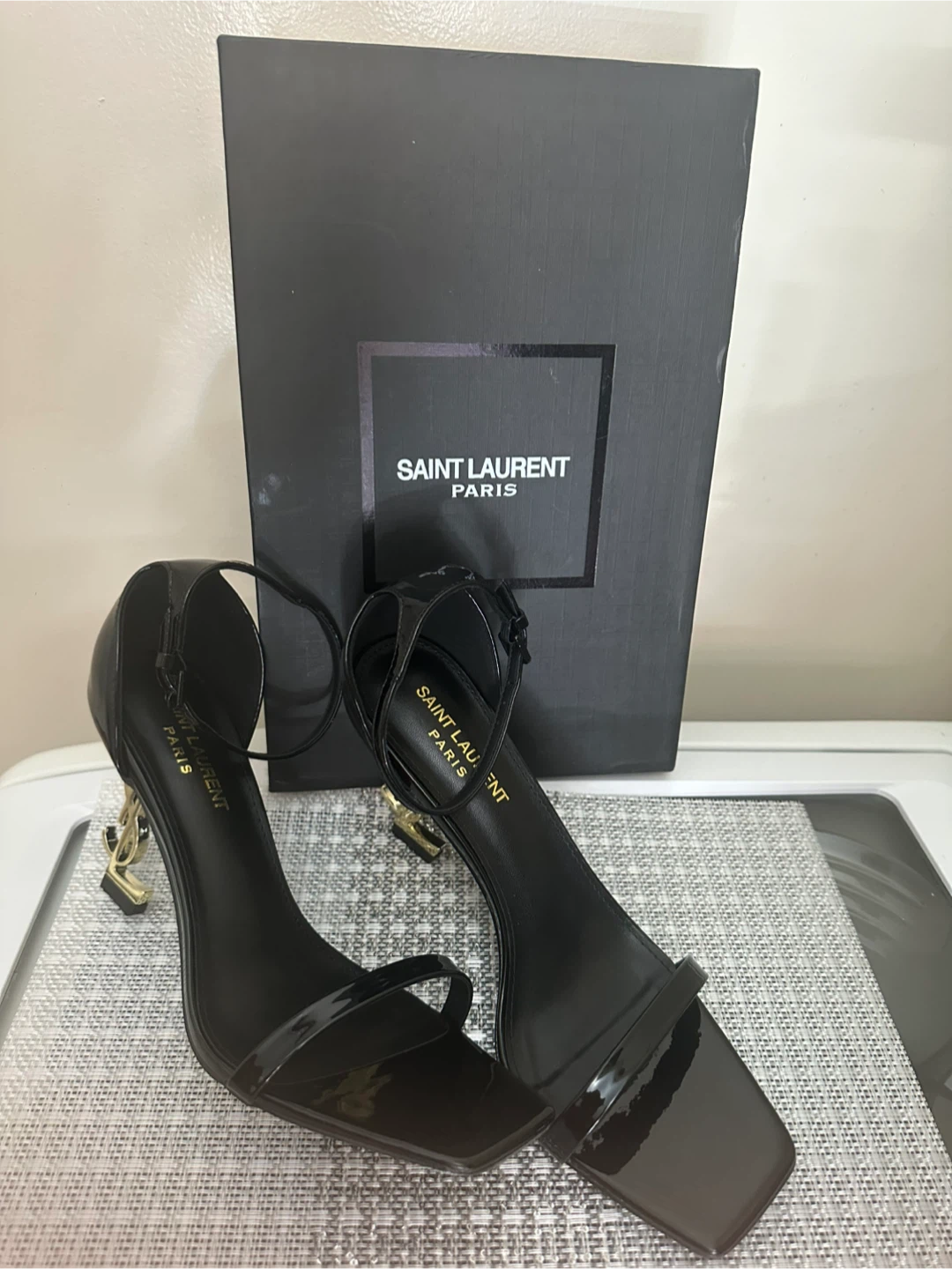 Saint Laurent Black Patent Heels with YSL Heel - photo 5